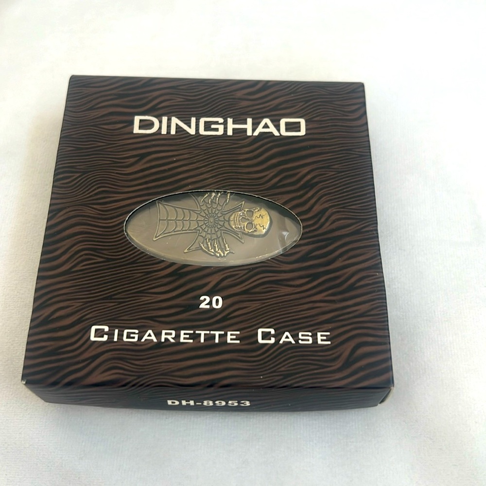 New- Metal Cigarette case 20 cigarettes organizer box